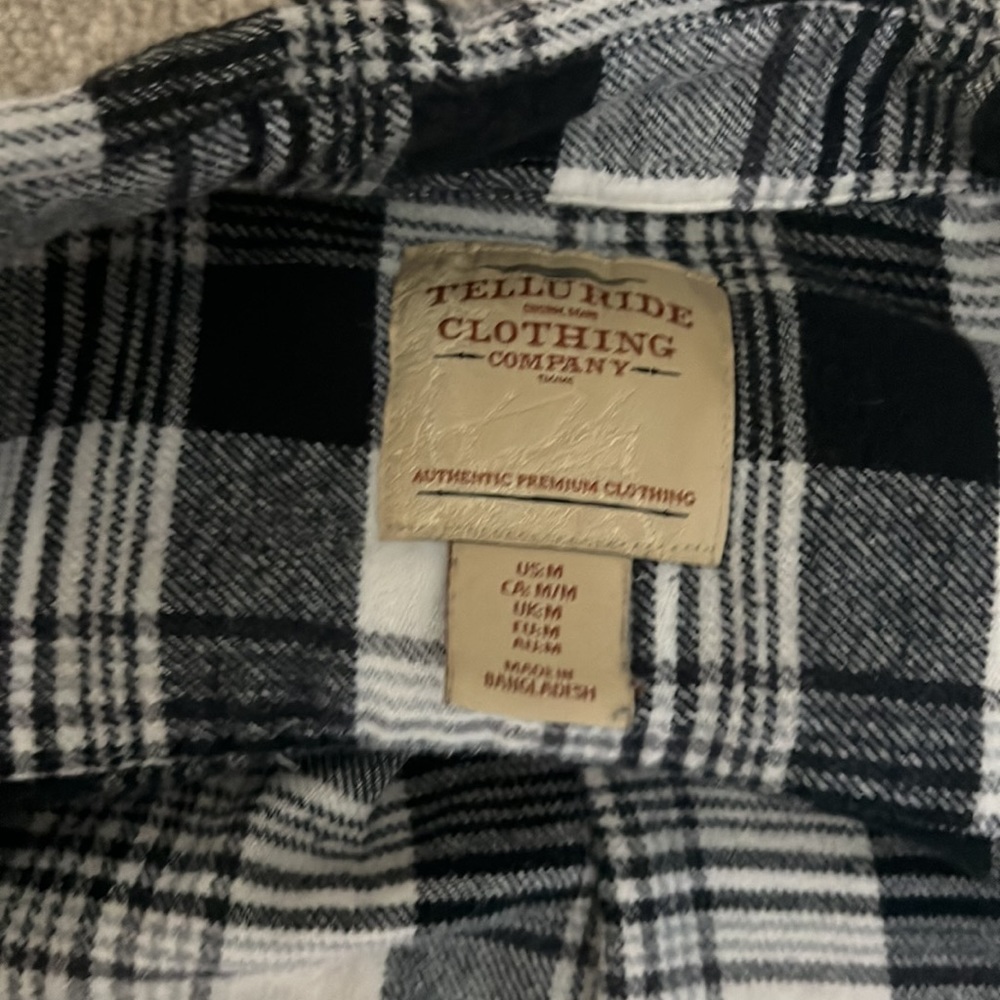 Men’s flannel - Picture 2 of 3
